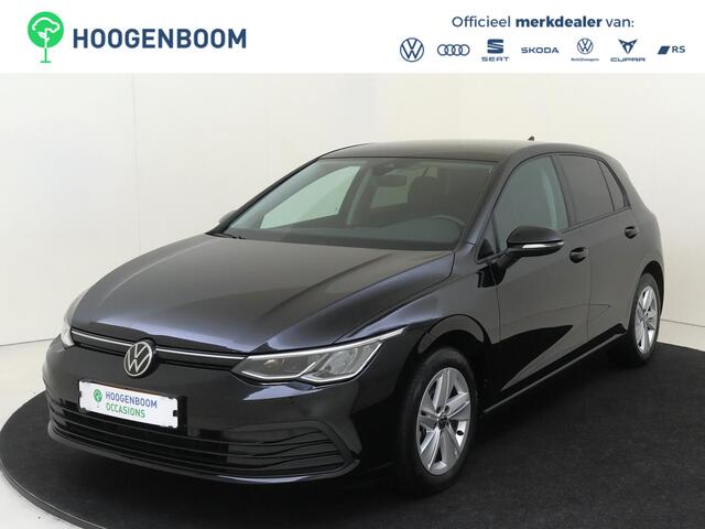 Volkswagen GOLF 1.0 eTSI Life | Adaptieve cruise control | CarPlay | Parkeersensoren | Draadloze telefoonlader | Bluetooth | Getint glas | Sfeerverlichting |