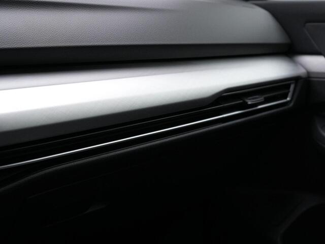 Volkswagen GOLF 1.5 TSI 115 pk Life Edition | Stuur-/stoelverwarming | Achteruitrijcamera | Adaptive Cruise | Carplay