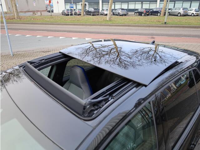 Volkswagen GOLF GTE 1.5 eHybrid 272PK | Panodak | Head-up | Keyless | Camera | IQ Light Matrix | Stoel&Stuurverwarming | Alarm |