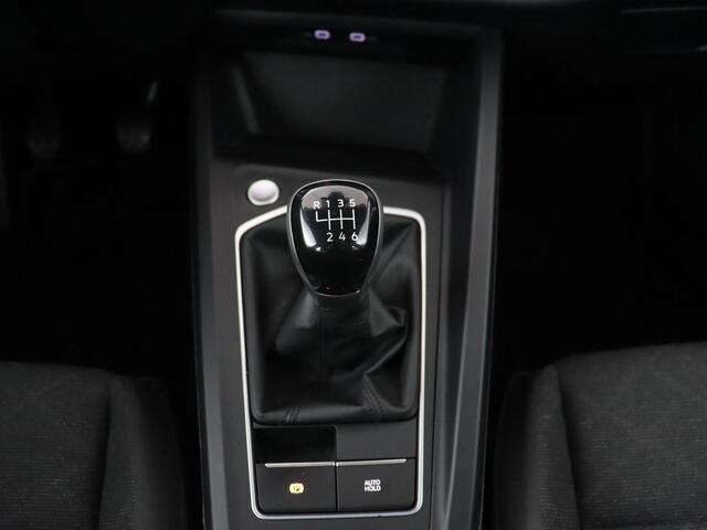 Volkswagen GOLF 1.0 TSI Life | Carplay | Navigatie | Adaptive cruise | Sfeerverlichting | Full LED | Climate control | Parkeerhulp | Keyless Start