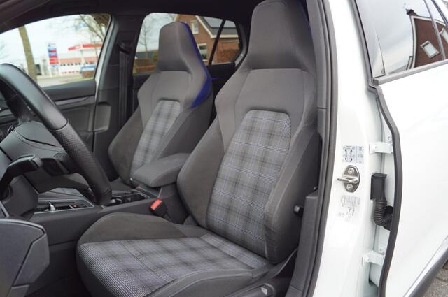 Volkswagen GOLF GTE 1.4 TSI Hybride (245pk) DSG Panodak/Key-less/Virtual/ACC/Camera/19 inch