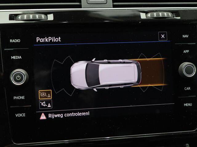 Volkswagen GOLF Variant 1.0 TSi Highline 110 Pk | Virtual Cockpit | Adaptive Cruise | LED | Parkeersensoren | 17 Inch | 84.689 Km