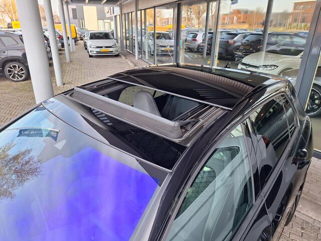 Volkswagen GOLF 1.5 eTSI 150pk DSG R-Line (Pano,IQ,Virtual)