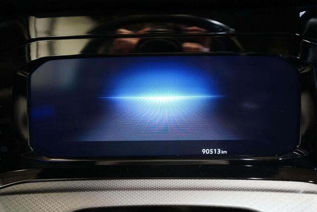 Volkswagen GOLF 1.0 TSI Life Business | All-season | Stoel en stuurverwarming | Parkeersensoren | Adaptive Cruise | LED Verlichting