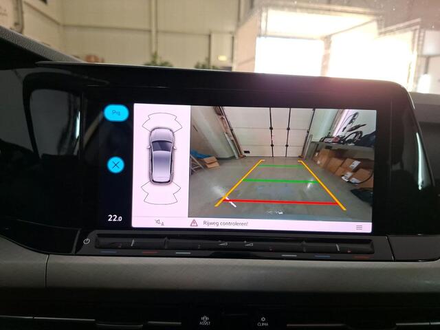Volkswagen GOLF 1.0 TSI 110PK Life / Achteruitrijcamera / LED / 16" LMV / App-Connect / Parkeersensoren V+A
