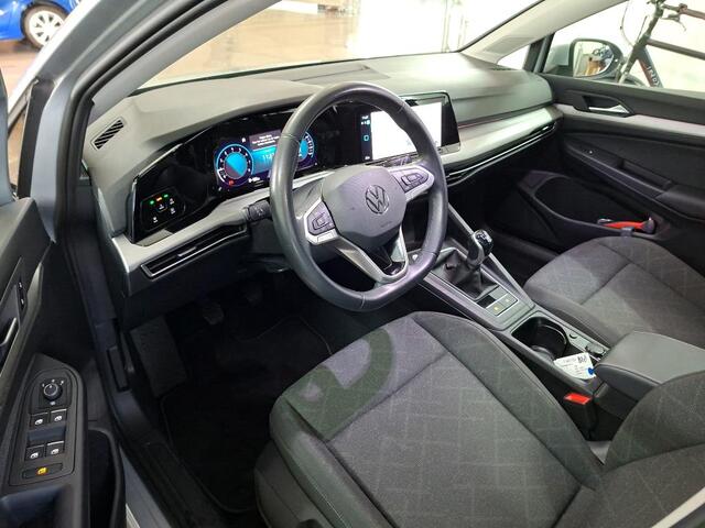 Volkswagen GOLF 1.0 TSI 110PK Life / Achteruitrijcamera / LED / 16" LMV / App-Connect / Parkeersensoren V+A