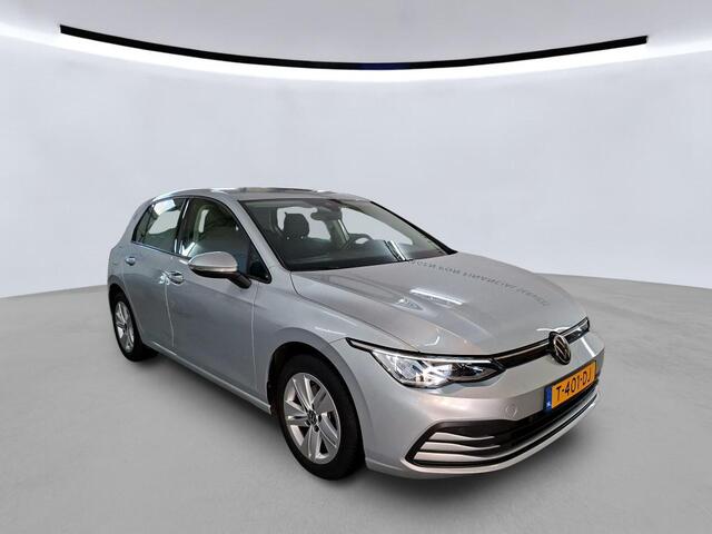 Volkswagen GOLF 1.0 TSI 110PK Life / Achteruitrijcamera / LED / 16" LMV / App-Connect / Parkeersensoren V+A