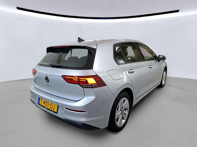 Volkswagen GOLF 1.0 TSI 110PK Life / Achteruitrijcamera / LED / 16" LMV / App-Connect / Parkeersensoren V+A