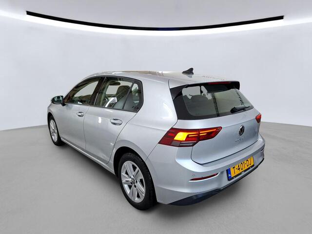 Volkswagen GOLF 1.0 TSI 110PK Life / Achteruitrijcamera / LED / 16" LMV / App-Connect / Parkeersensoren V+A