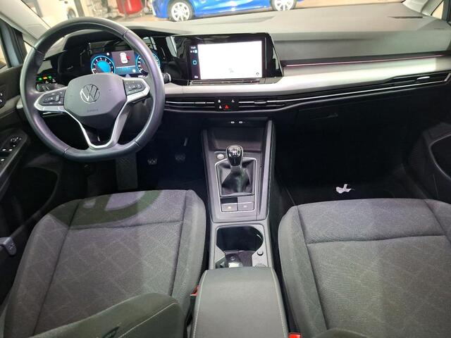 Volkswagen GOLF 1.0 TSI 110PK Life / Achteruitrijcamera / LED / 16" LMV / App-Connect / Parkeersensoren V+A