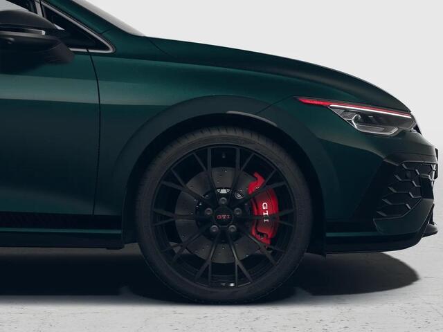 Volkswagen GOLF 2.0 TSI GTI Clubsport Edition 50 325 PK | Full option | Panorama dak | Akrapovic | Harman Kardon | 19" Warmenau | Head Up Display | 360 graden camera |