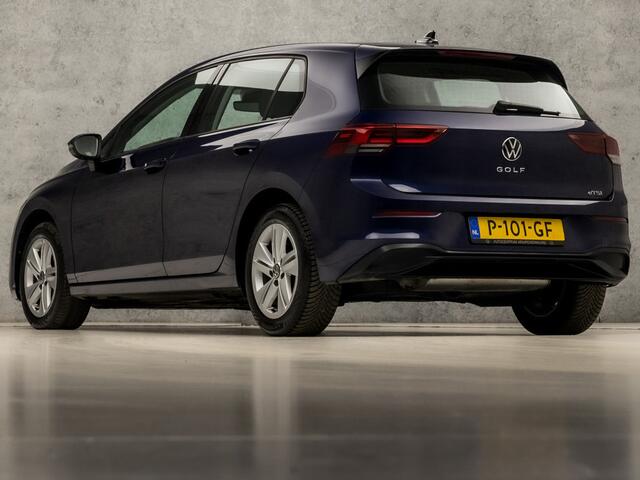 Volkswagen GOLF 1.0 TSI Sport Automaat (VIRTUAL COCKPIT, APPLE CARPLAY, GROOT NAVI, SFEERVERLICHTING, KEYLESS, LM VELGEN, SPORTSTOELEN, ADAPTIVE CRUISE, LED KOPLAMPEN, NIEUWSTAAT)