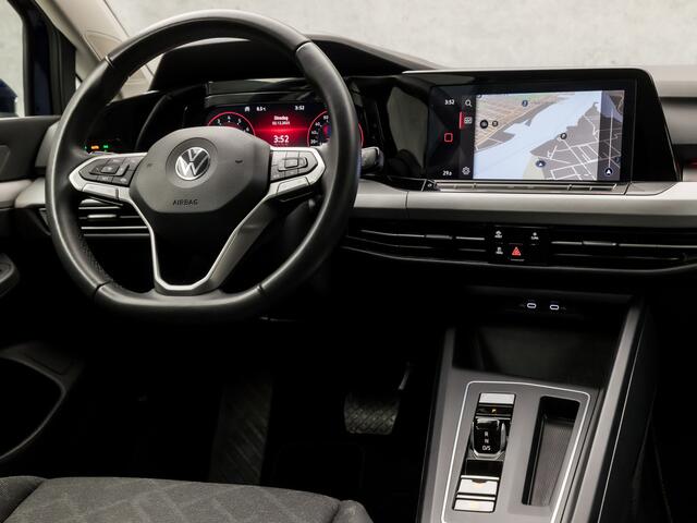 Volkswagen GOLF 1.0 TSI Sport Automaat (VIRTUAL COCKPIT, APPLE CARPLAY, GROOT NAVI, SFEERVERLICHTING, KEYLESS, LM VELGEN, SPORTSTOELEN, ADAPTIVE CRUISE, LED KOPLAMPEN, NIEUWSTAAT)