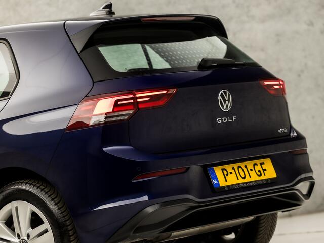 Volkswagen GOLF 1.0 TSI Sport Automaat (VIRTUAL COCKPIT, APPLE CARPLAY, GROOT NAVI, SFEERVERLICHTING, KEYLESS, LM VELGEN, SPORTSTOELEN, ADAPTIVE CRUISE, LED KOPLAMPEN, NIEUWSTAAT)
