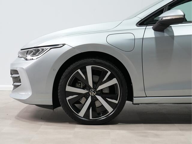 Volkswagen GOLF 1.5 eHybrid Life Edition Panorama Navi via App Camera Massage Acc 259