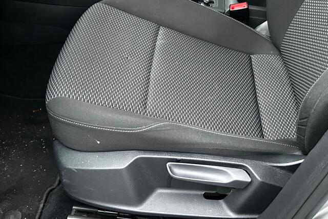 Volkswagen GOLF 1.0 TSI Trendline NAVI CLIMA PDC 17" 99325KM!