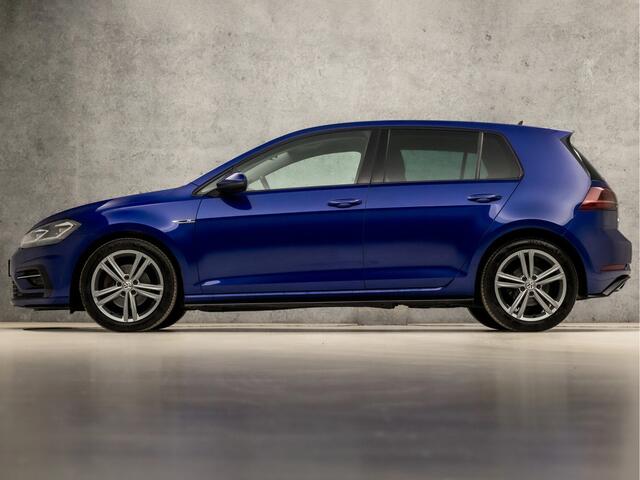Volkswagen GOLF 1.5 TSI R-Line Sport 150Pk (APPLE CARPLAY, GROOT NAVI, CLIMATE, KEYLESS, STOELVERWARMING, DYNAMISCHE KNIPPERLICHTEN, ALCANTARA, GETINT GLAS, ADAPTIVE CRUISE, NIEUWE APK, NIEUWSTAAT)