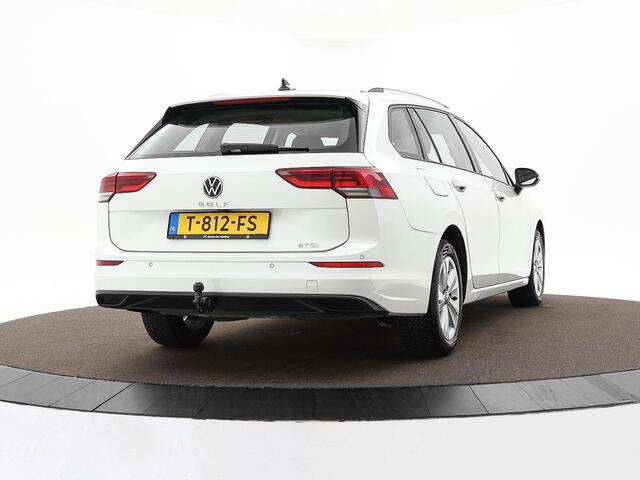 Volkswagen GOLF Variant 1.0 eTSI 110pk DSG Life · Camera · Elek.Trekhaak · Apple/Android Car Play · Navigatie · Sfeerverlichtiing · 16'' Inch · Garantie t/m 08-06-2027 of 100.000km