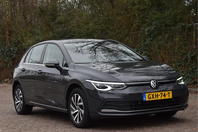 Volkswagen GOLF 1.4 eHybrid Style 204 pk PHEV | Carplay | Standkachel | IQ Light | Stoelmassage | Sfeerverlichting | LM-Velgen