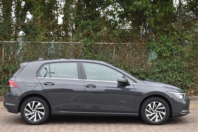 Volkswagen GOLF 1.4 eHybrid Style 204 pk PHEV | Carplay | Standkachel | IQ Light | Stoelmassage | Sfeerverlichting | LM-Velgen