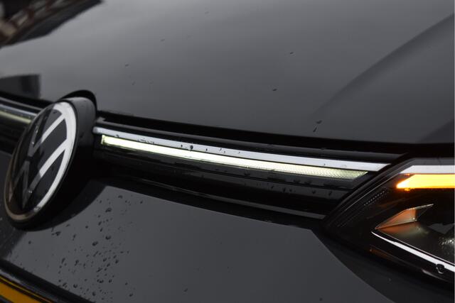 Volkswagen GOLF 1.4 eHybrid Style 204 pk PHEV | Carplay | Standkachel | IQ Light | Stoelmassage | Sfeerverlichting | LM-Velgen