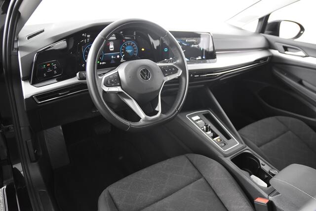 Volkswagen GOLF VIII Variant Life *1ste eigenaar*Navigatie*Park Assist*Carplay*