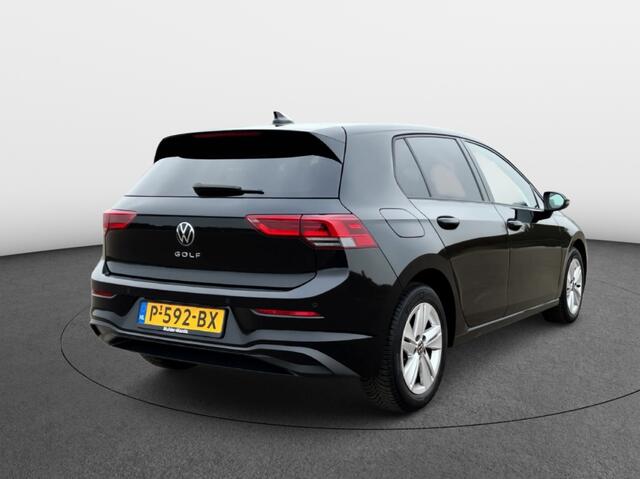 Volkswagen GOLF 2.0 TDI Style Aut | Nav en Winterpakket | Privacy glass