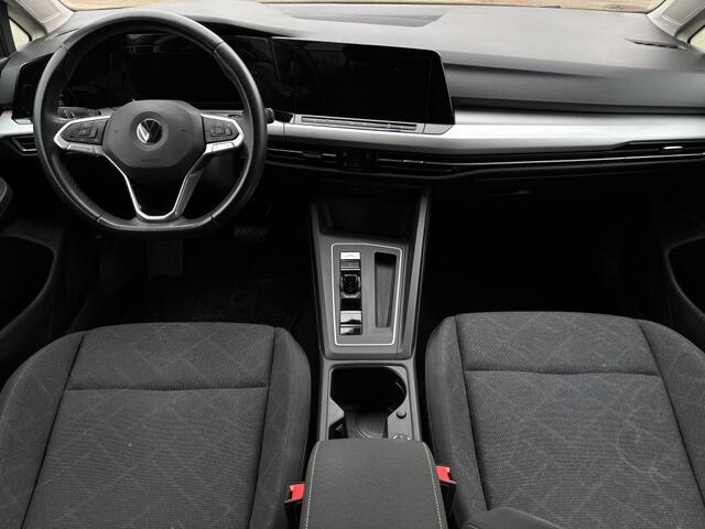 Volkswagen GOLF 2.0 TDI Style Aut | Nav en Winterpakket | Privacy glass