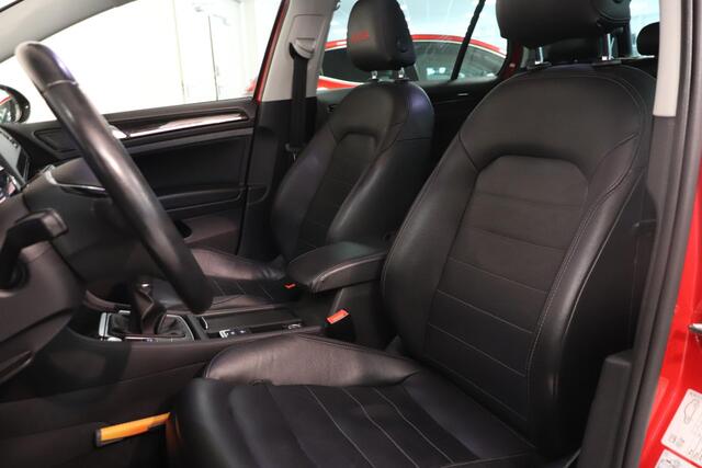 Volkswagen GOLF 1.0 TSI Highline Business R-Line | Panoramadak | Camera | Key-less | Lederen Sportstoelen | Adaptieve cruise |
