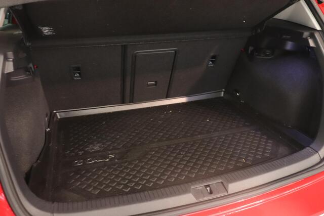 Volkswagen GOLF 1.0 TSI Highline Business R-Line | Panoramadak | Camera | Key-less | Lederen Sportstoelen | Adaptieve cruise |