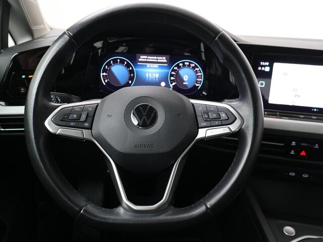 Volkswagen GOLF 1.0 TSI Life | 110 PK | Achteruitrijcamera | Navigatiesysteem | Adaptive cruise control |