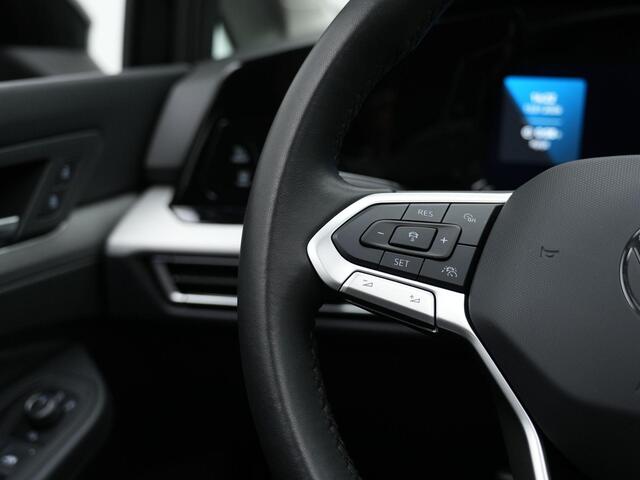 Volkswagen GOLF 1.0 eTSI 110 pk DSG Life | Panoramadak | IQ Light | Stuur-/stoelverwarming | Achteruitrijcamera