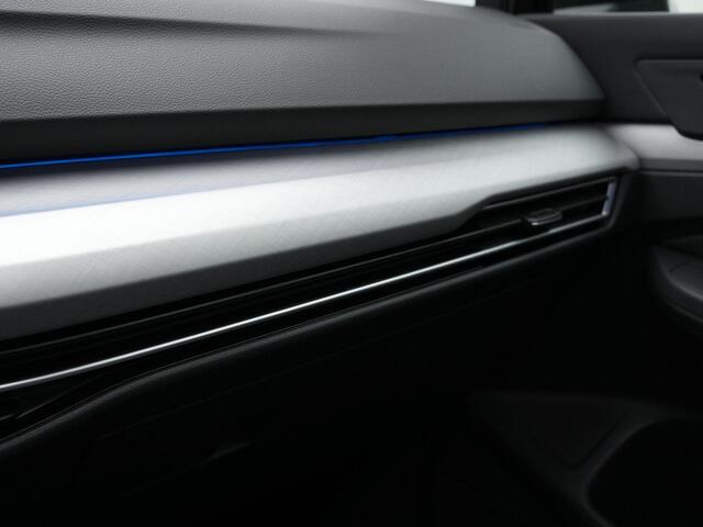 Volkswagen GOLF 1.0 eTSI 110 pk DSG Life | Panoramadak | IQ Light | Stuur-/stoelverwarming | Achteruitrijcamera