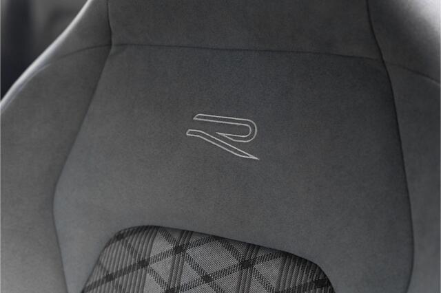 Volkswagen GOLF 1.5 eTSI R-Line Business