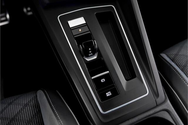 Volkswagen GOLF 1.5 eTSI R-Line Business