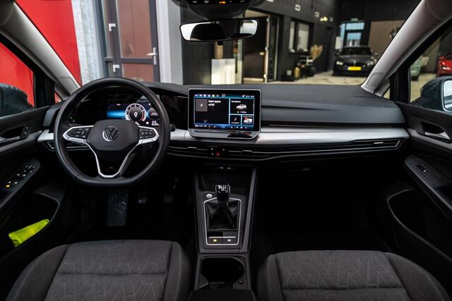 Volkswagen GOLF VIII Lim. 1.5 TSI 110 kW Life | Stoel en Stuurverwarming | CarPlay |