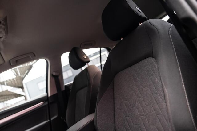 Volkswagen GOLF VIII Lim. 1.5 TSI 110 kW Life | Stoel en Stuurverwarming | CarPlay |