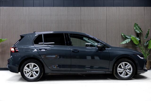 Volkswagen GOLF VIII Lim. 1.5 TSI 110 kW Life | Stoel en Stuurverwarming | CarPlay |