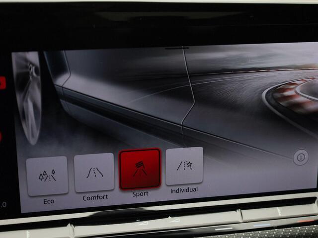 Volkswagen GOLF 1.5TSI/130PK R-Line · Panoramadak · Navigatie · Apple/Android Car Play ·