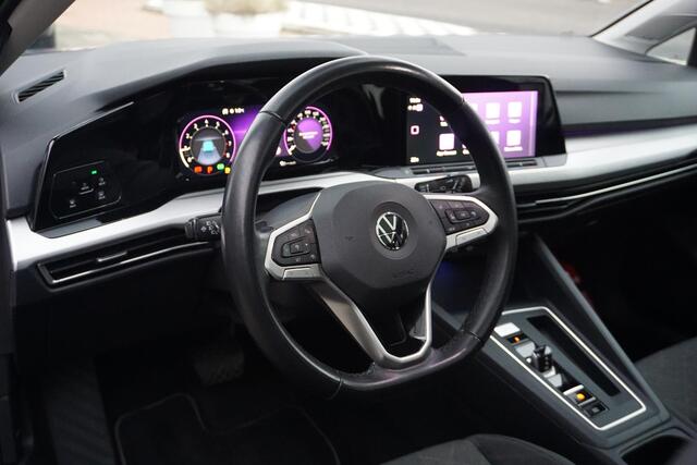 Volkswagen GOLF Variant 1.0 eTSI Life | PANO | H&K