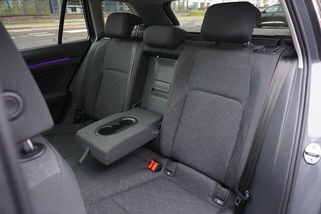 Volkswagen GOLF Variant 1.0 eTSI Life | PANO | H&K