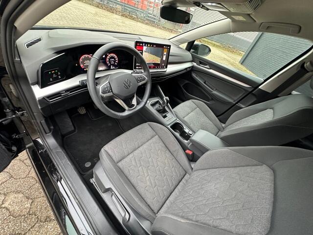 Volkswagen GOLF 1.5 TSI Life Edition, Carplay, Stoelverwarming, Nieuwstaat