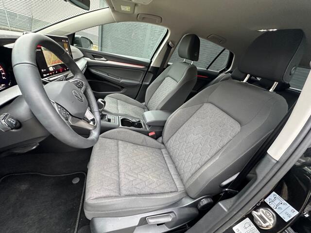 Volkswagen GOLF 1.5 TSI Life Edition, Carplay, Stoelverwarming, Nieuwstaat