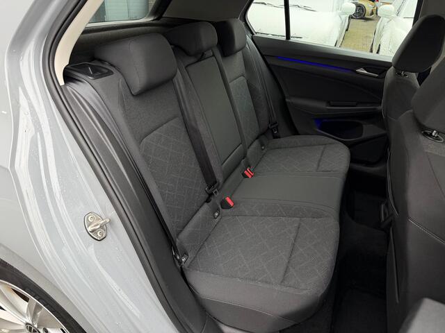 Volkswagen GOLF 1.5 eTSI Style Navi ACC PDC