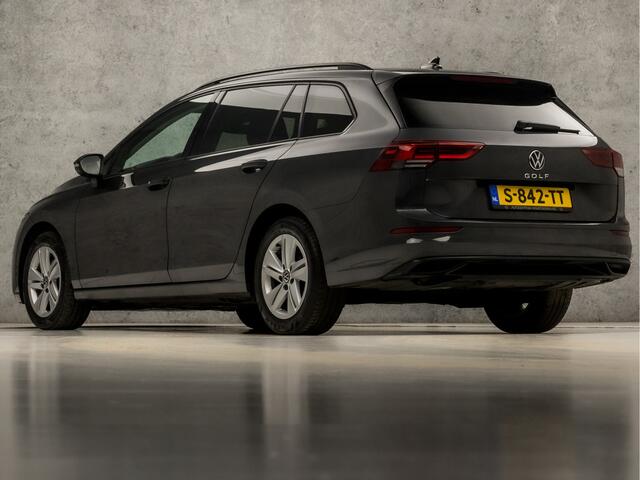 Volkswagen GOLF Variant 1.0 TSI Sport (APPLE CARPLAY, GROOT NAVI, CLIMATE, PARKEERSENSOREN, KEYLESS, SPORTSTOELEN, GETINT GLAS, SFEERVERLICHTING, NIEUWSTAAT)