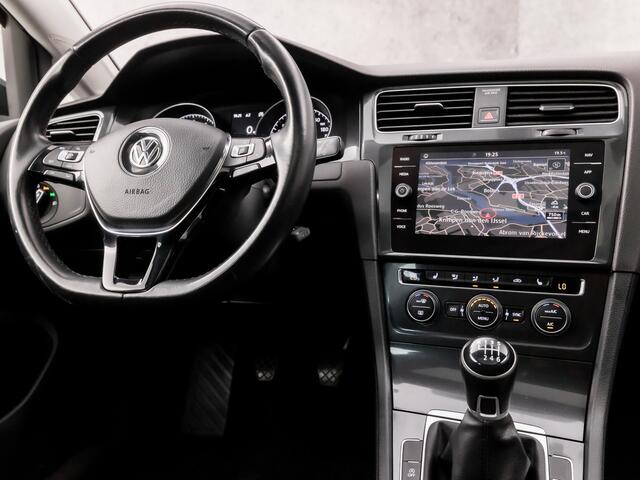 Volkswagen GOLF 1.0 TSI Highline Sportline (SCHUIFDAK, APPLE CARPLAY, GROOT NAVI, CLIMATE, LED KOPLAMPEN, STOELVERWARMING, ALCANTARA, DYNAMISCHE KNIPPERLICHTEN, ADAPTIVE CRUISE, NIEUWSTAAT)