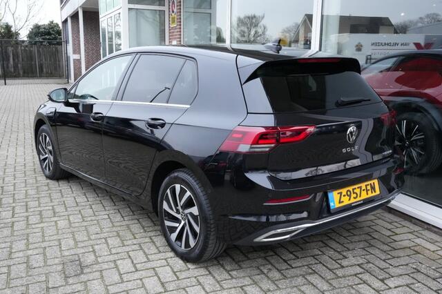 Volkswagen GOLF 1.4 EHYBRID STYLE-All in prijs/ Stoelverwarming/Camera/Navi