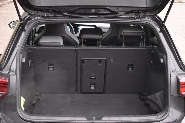 Volkswagen GOLF 1.5 eTSI R-Line Business Black Style | Pano.dak | Harman/Kardon | Camera | Stuurverwarming | Sportstoelen | Sfeerverlichting | Adapt.CC