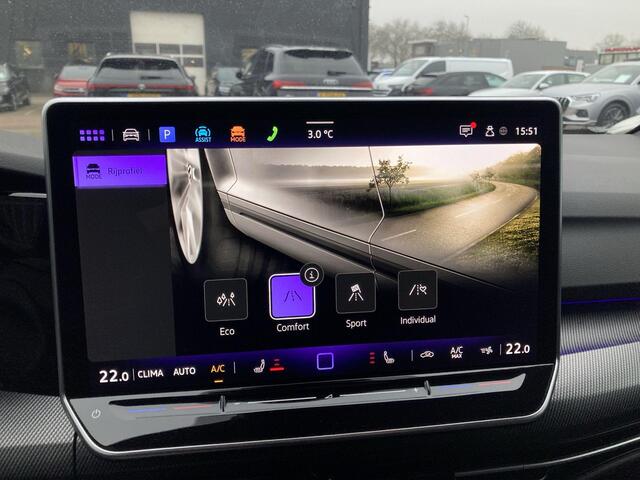 Volkswagen GOLF 1.5 eTSI 150pk DSG R-Line Edition · Panoramadak · IQ Led · Camera + Parkeersensoren · Garantie t/m december 2026