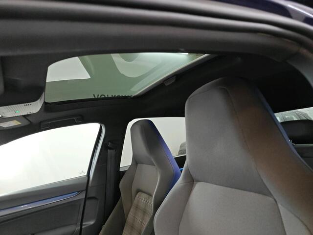 Volkswagen GOLF GTE 1.4 eHybrid | Panoramadak | Binnenkort beschikbaar |